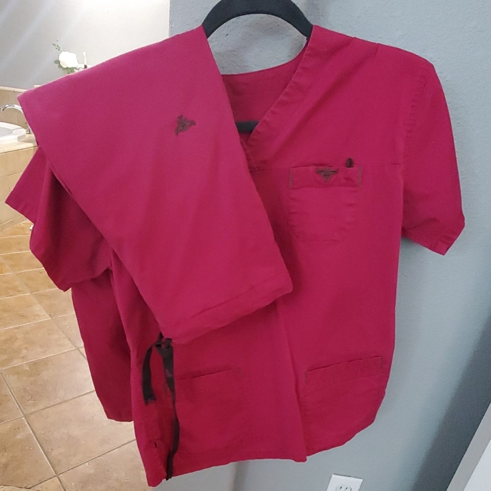 Med Couture scrub set